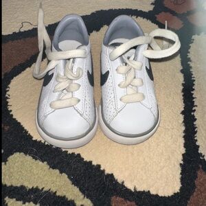 Nike Court Legacy Shoes